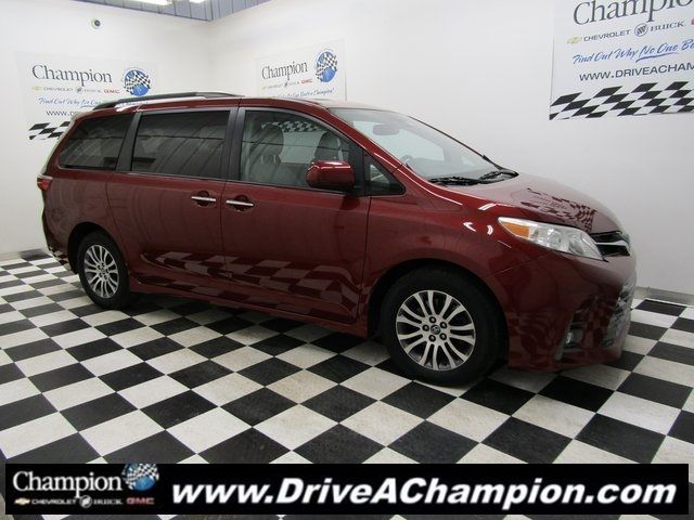 2018 Toyota Sienna 