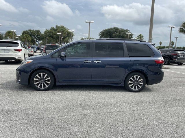 2018 Toyota Sienna 