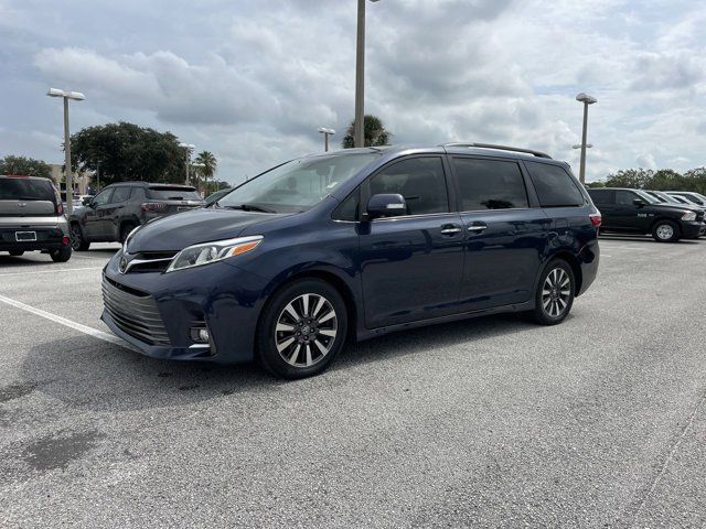 2018 Toyota Sienna 