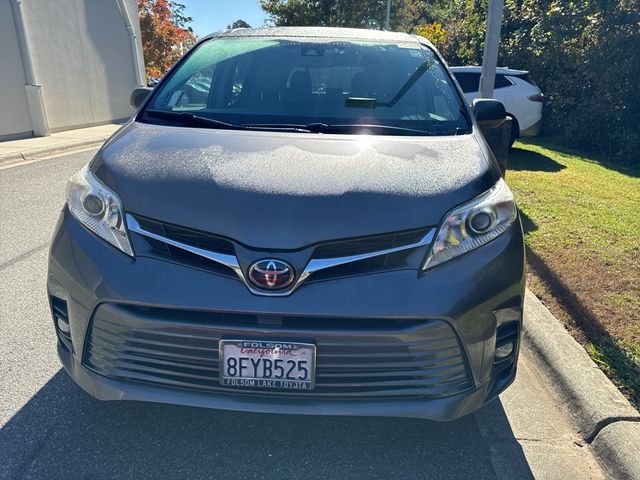 2018 Toyota Sienna 