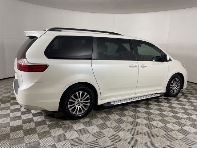 2018 Toyota Sienna XLE