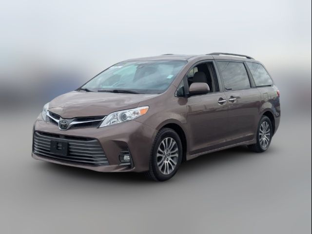 2018 Toyota Sienna 