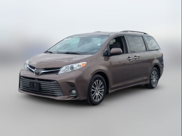 2018 Toyota Sienna 