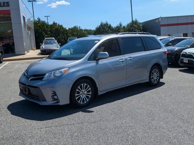 2018 Toyota Sienna XLE Auto Access Seat