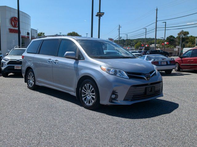 2018 Toyota Sienna XLE Auto Access Seat