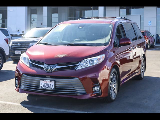 2018 Toyota Sienna XLE