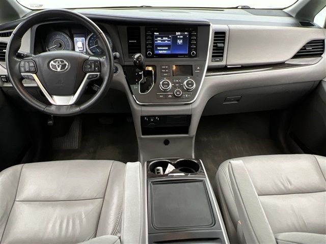 2018 Toyota Sienna 