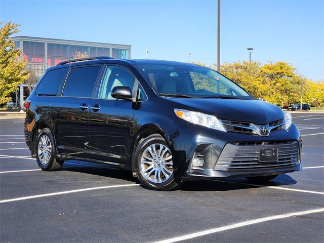 2018 Toyota Sienna 