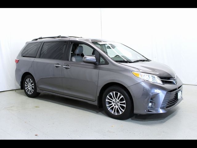 2018 Toyota Sienna XLE Premium