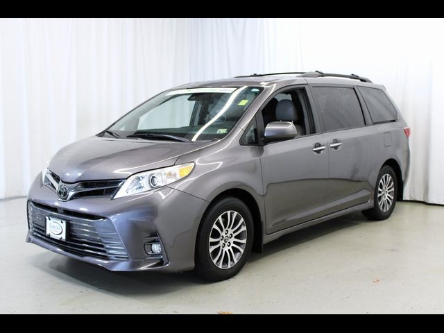 2018 Toyota Sienna XLE Premium