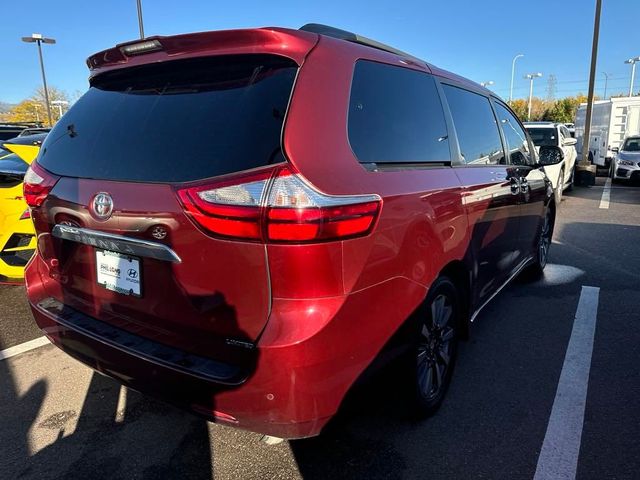 2018 Toyota Sienna 