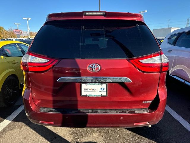 2018 Toyota Sienna 