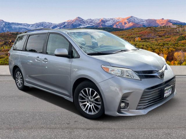 2018 Toyota Sienna XLE