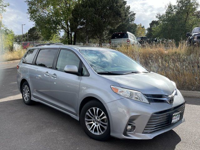 2018 Toyota Sienna XLE