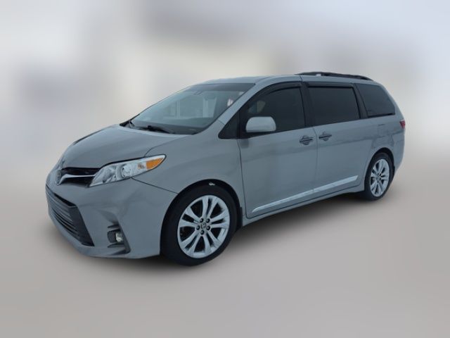 2018 Toyota Sienna 