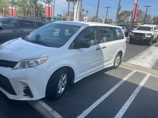 2018 Toyota Sienna L