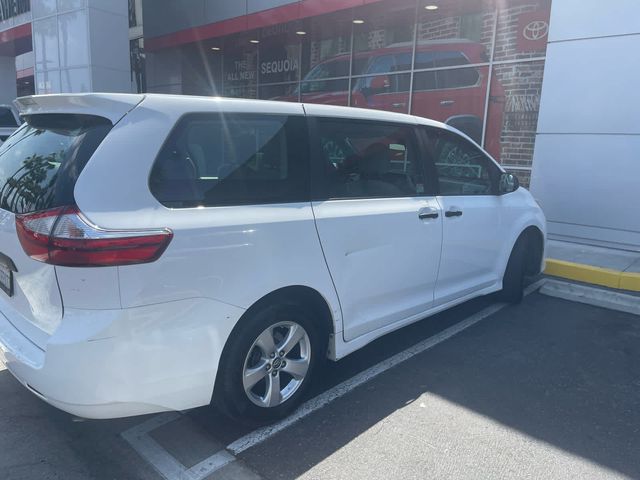 2018 Toyota Sienna L