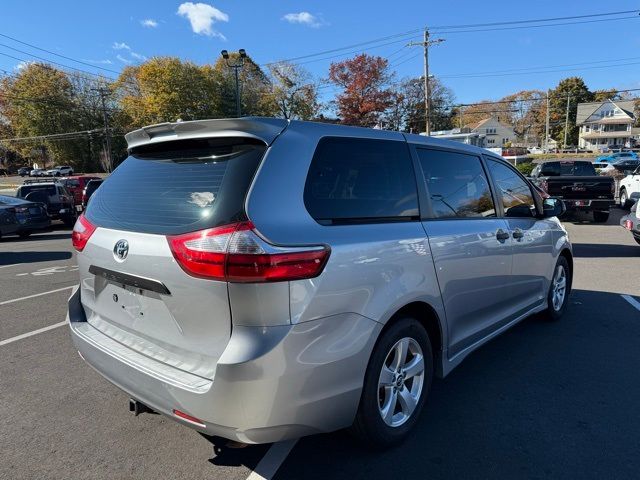 2018 Toyota Sienna L