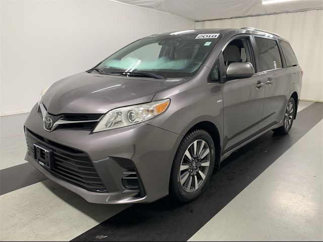 2018 Toyota Sienna LE