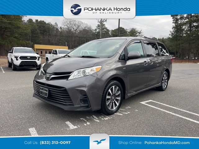 2018 Toyota Sienna LE