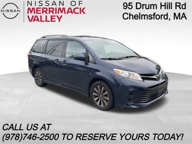 2018 Toyota Sienna LE