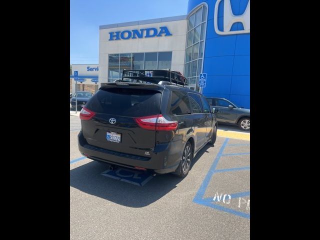 2018 Toyota Sienna LE
