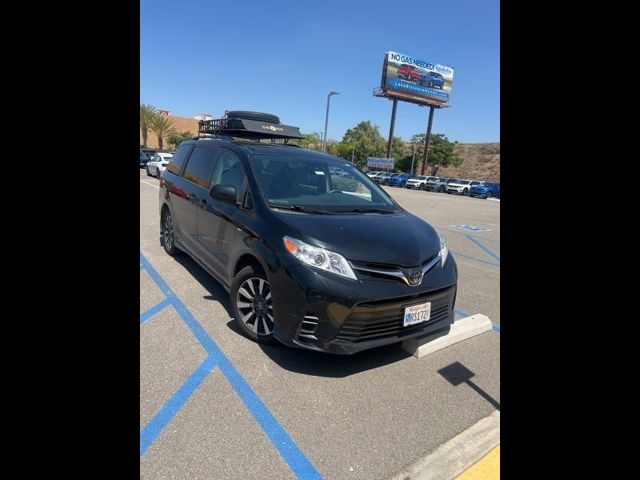 2018 Toyota Sienna LE