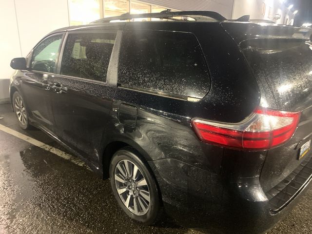 2018 Toyota Sienna LE