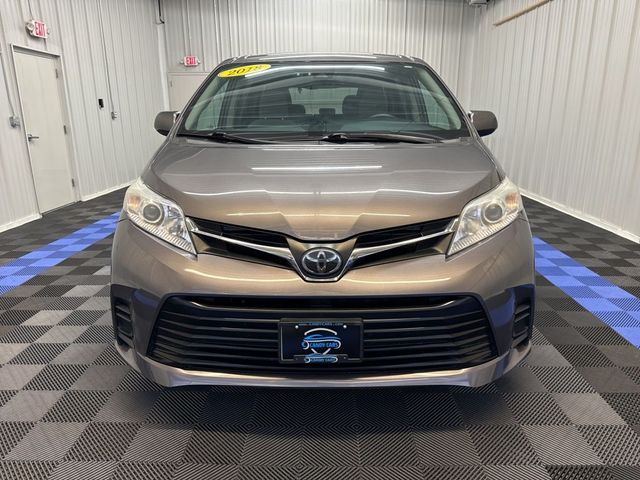 2018 Toyota Sienna LE