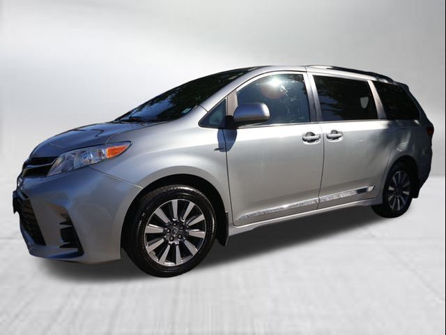 2018 Toyota Sienna LE