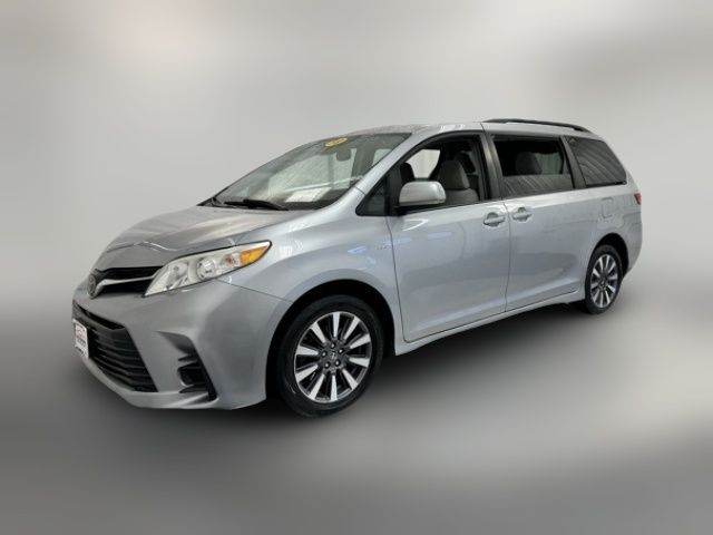 2018 Toyota Sienna LE