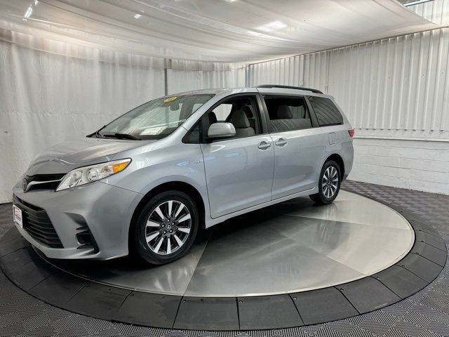 2018 Toyota Sienna LE