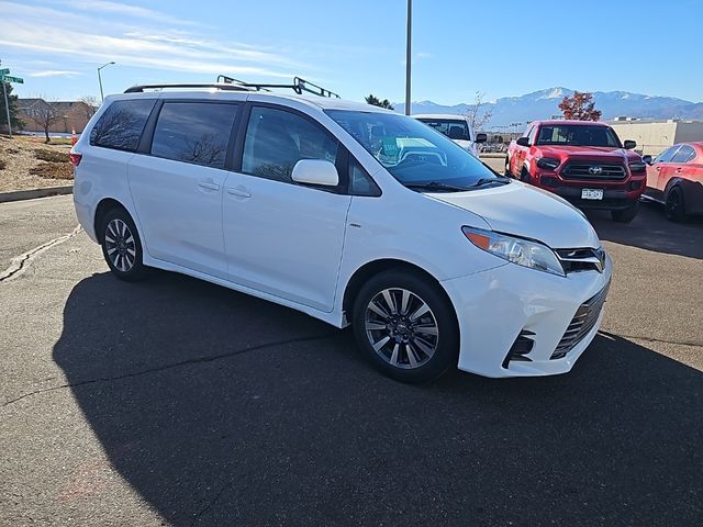 2018 Toyota Sienna LE