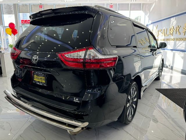 2018 Toyota Sienna LE