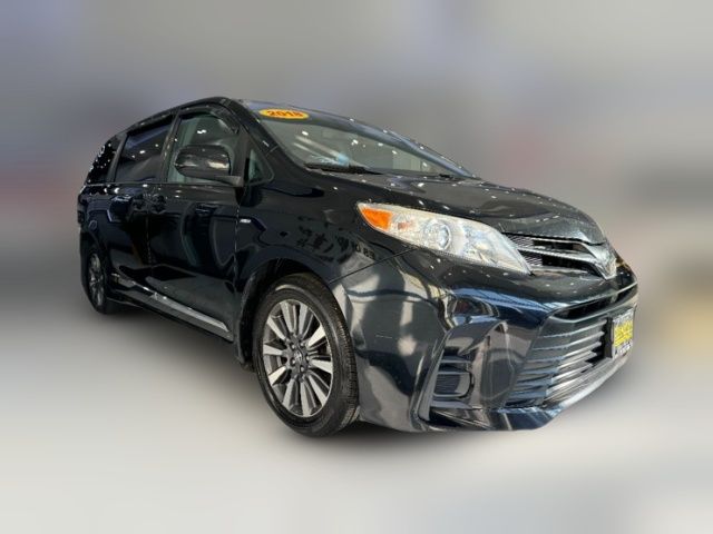 2018 Toyota Sienna LE