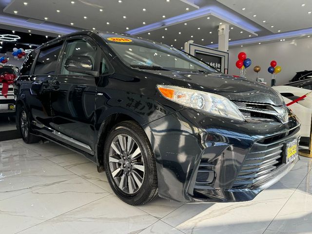 2018 Toyota Sienna LE