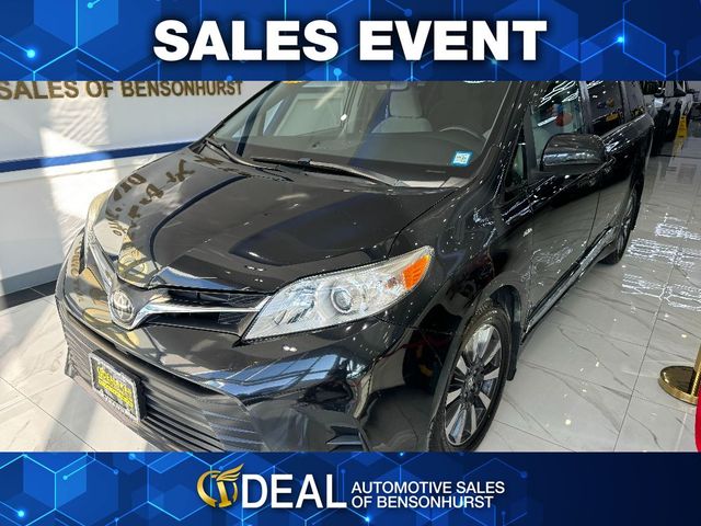 2018 Toyota Sienna LE