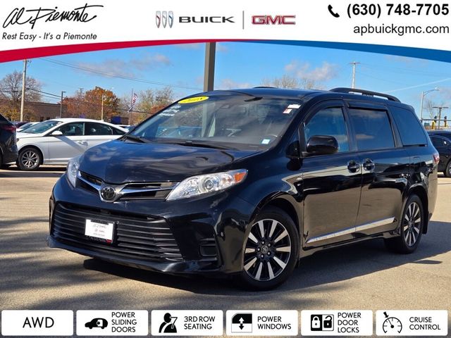 2018 Toyota Sienna LE