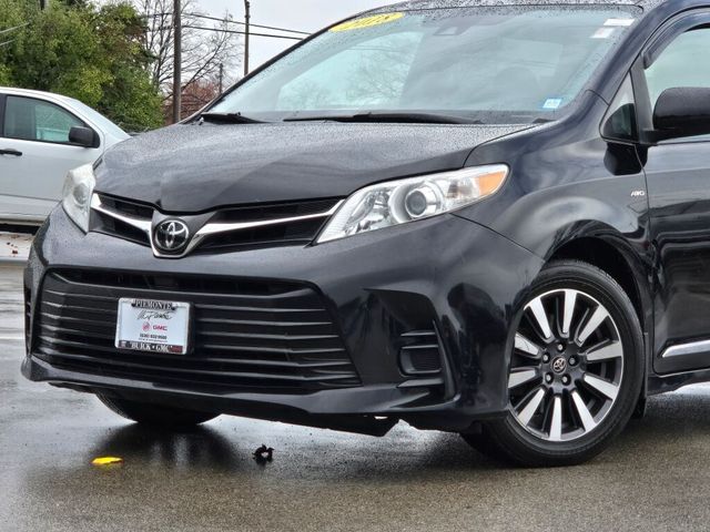 2018 Toyota Sienna LE