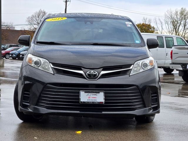 2018 Toyota Sienna LE