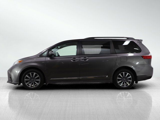 2018 Toyota Sienna LE