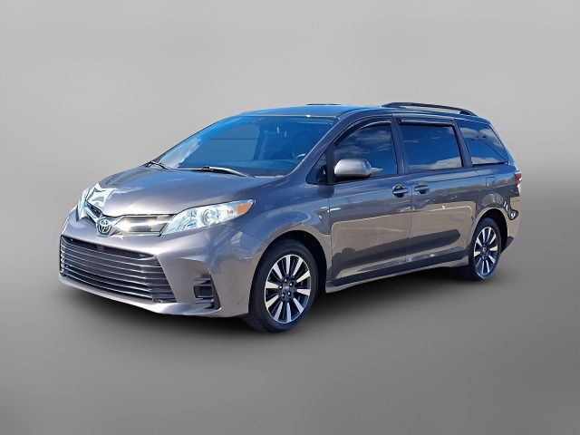 2018 Toyota Sienna LE