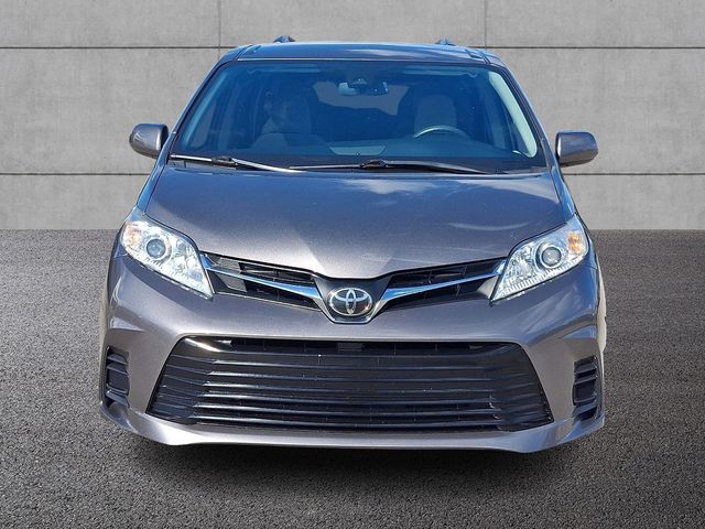 2018 Toyota Sienna LE