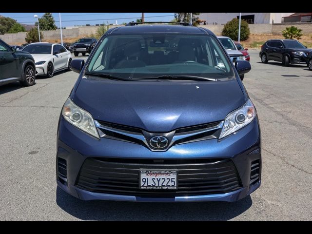 2018 Toyota Sienna LE Auto Access Seat