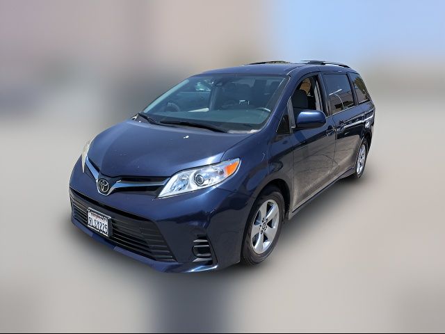 2018 Toyota Sienna LE Auto Access Seat