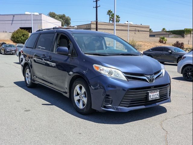 2018 Toyota Sienna LE Auto Access Seat