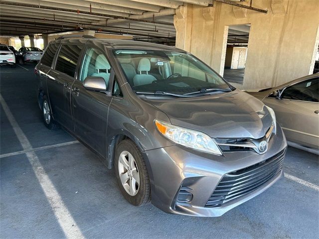 2018 Toyota Sienna 