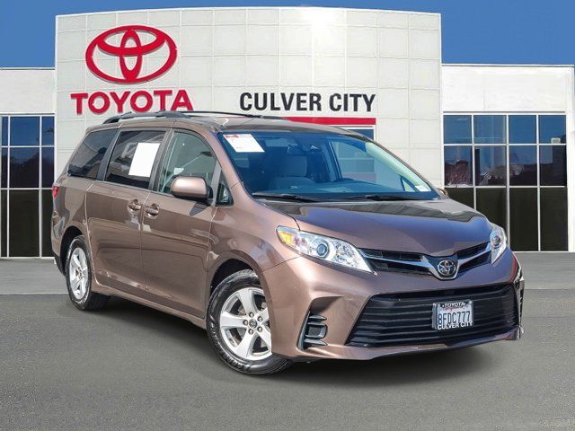 2018 Toyota Sienna LE Auto Access Seat