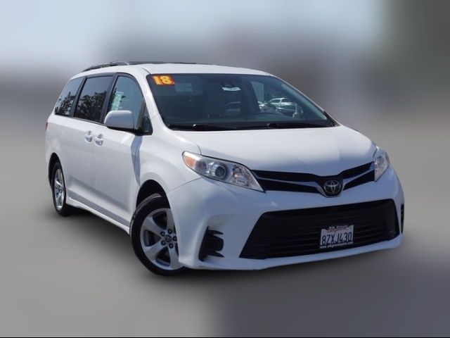 2018 Toyota Sienna LE