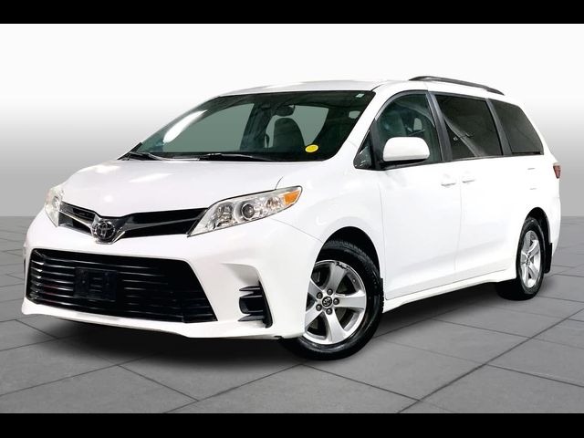 2018 Toyota Sienna LE